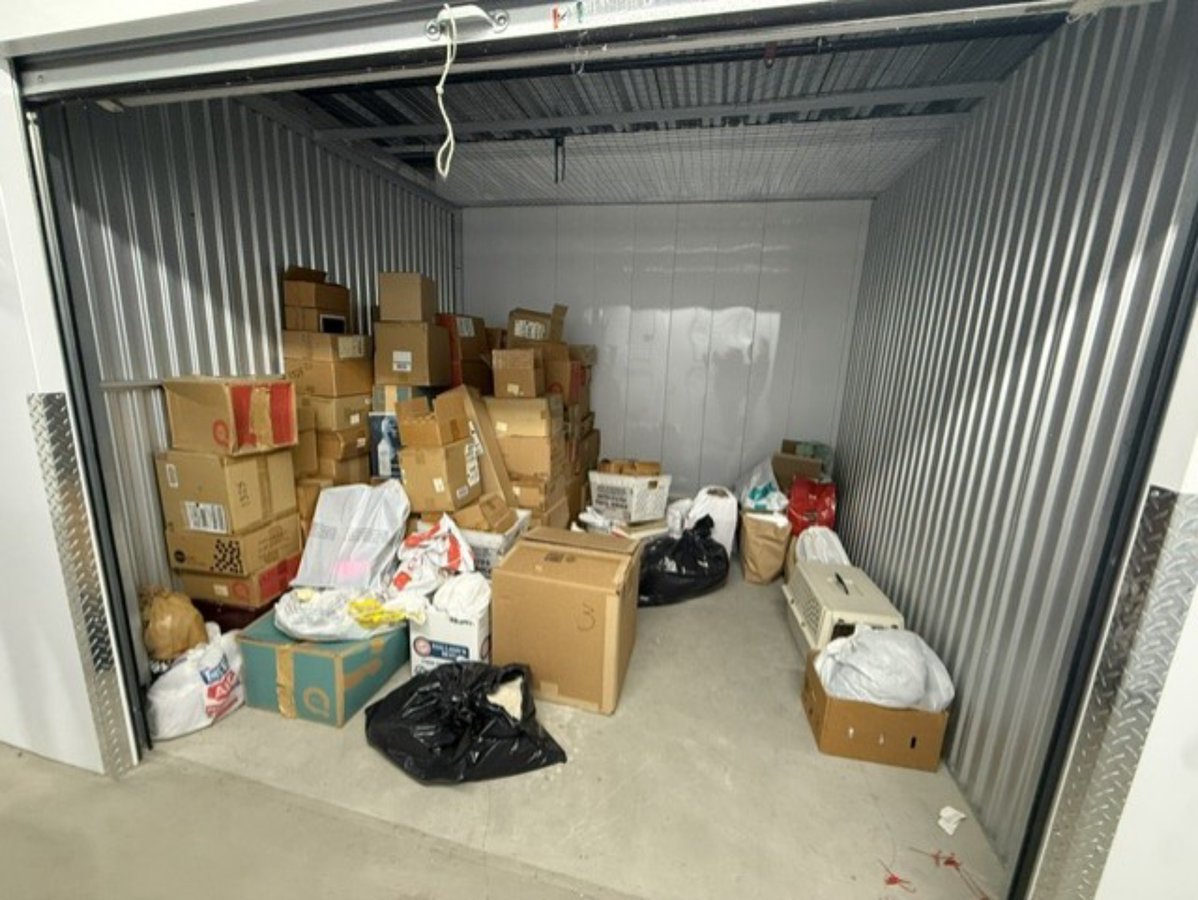 10 x 9 storage unit in Elmont, NY