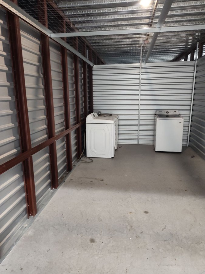 10 x 20 storage unit in Temple Terrace, FL