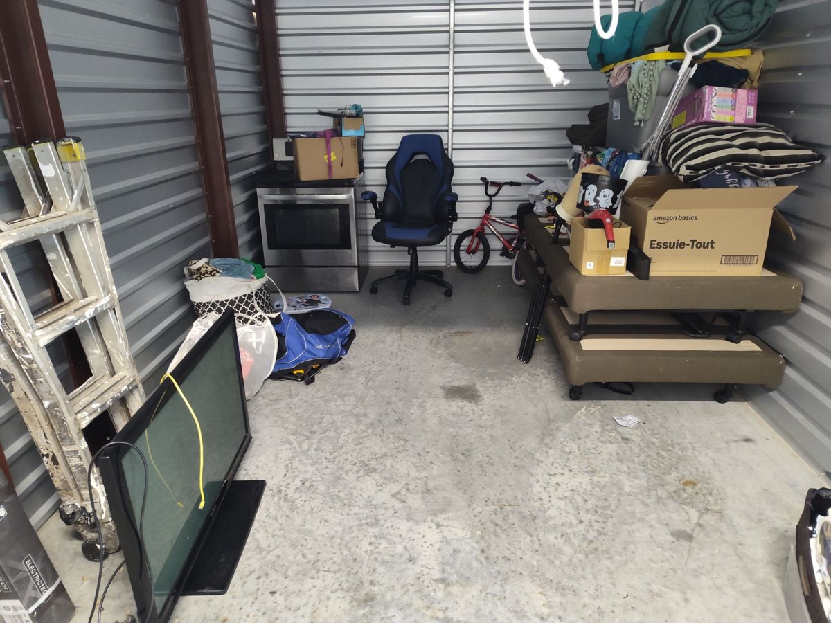 10 x 15 storage unit in Temple Terrace, FL