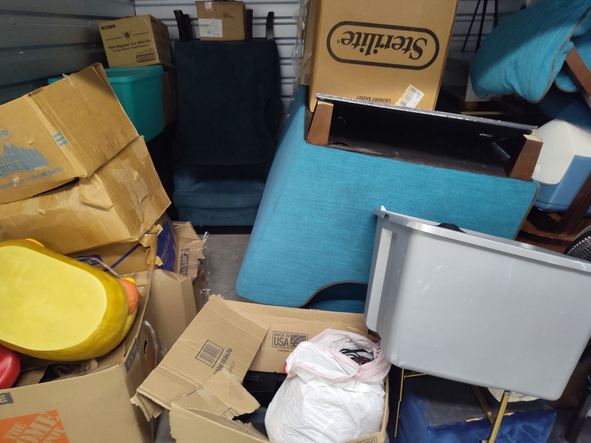 10 x 10 storage unit in Temple Terrace, FL