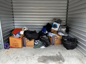 10 x 10 storage unit in Waldorf, MD