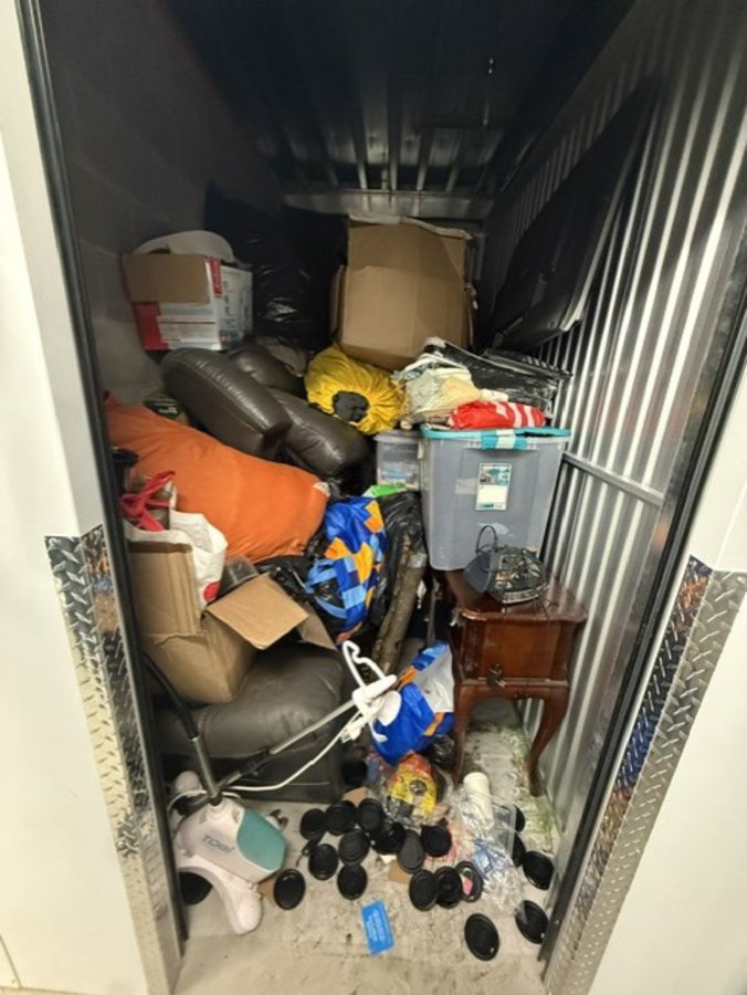5 x 9 storage unit in Elmont, NY