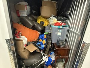 5 x 9 storage unit in Elmont, NY