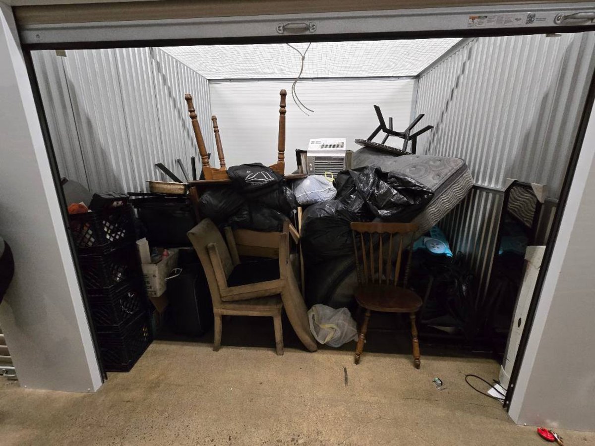 10 x 10 storage unit in Toledo, OH
