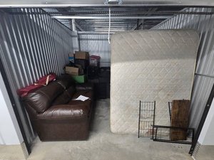 10 x 10 storage unit in Lexington, KY