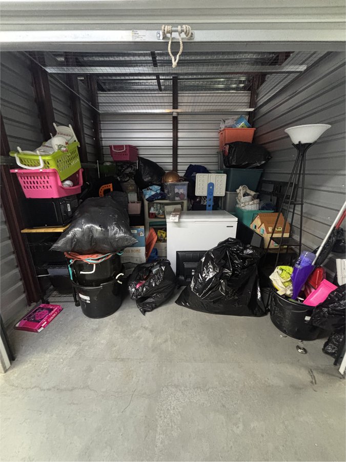 10 x 10 storage unit in Middle River, MD