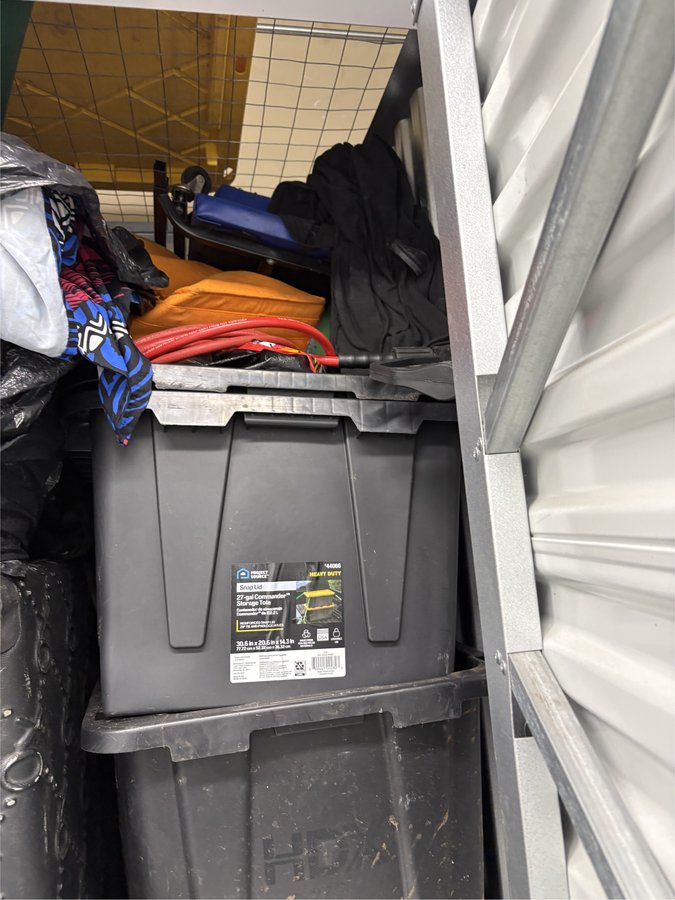 3 x 3 storage unit in Waipahu, HI