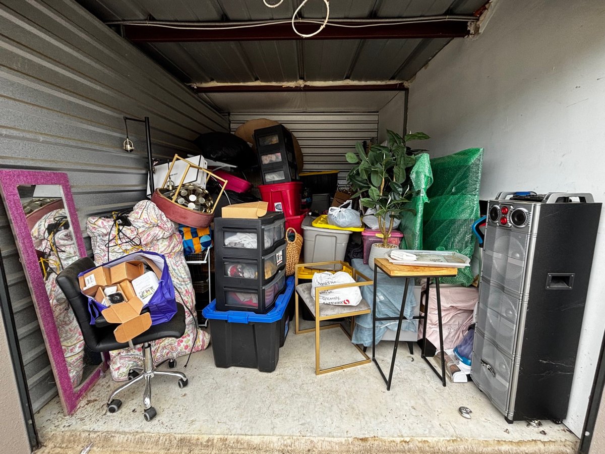 10 x 15 storage unit in Waldorf, MD