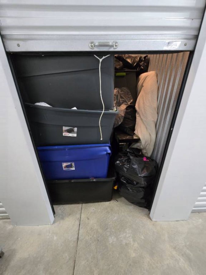 5 x 10 storage unit in Orland Park, IL