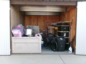 10 x 10 storage unit in Fresno, CA
