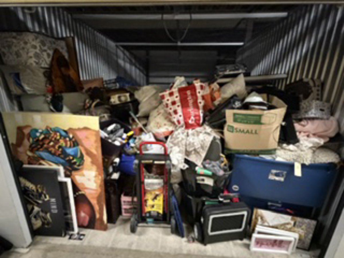 10 x 30 storage unit in Palm Harbor, FL