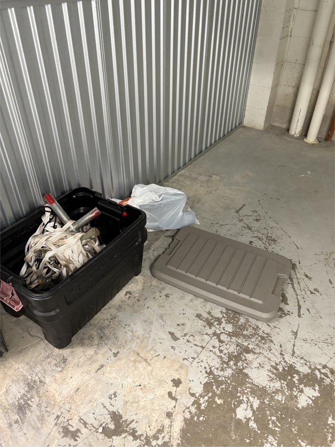 10 x 10 storage unit in Waipahu, HI