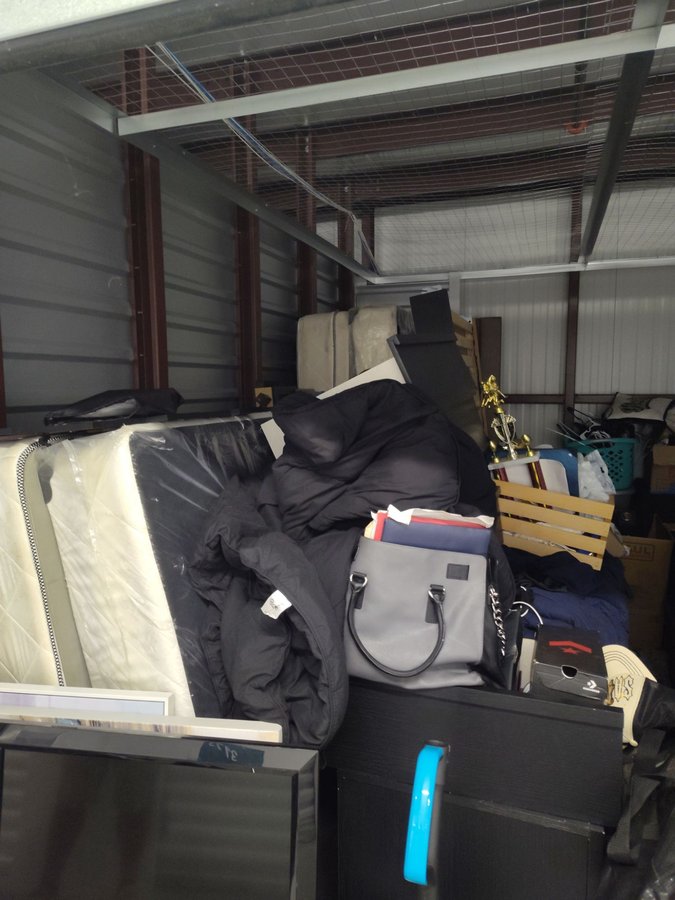 10 x 15 storage unit in Temple Terrace, FL