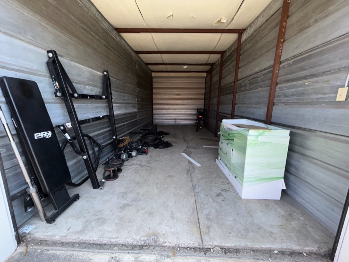 10 x 25 storage unit in Houston, TX