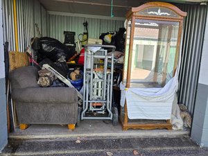 10 x 10 storage unit in Louisville, KY