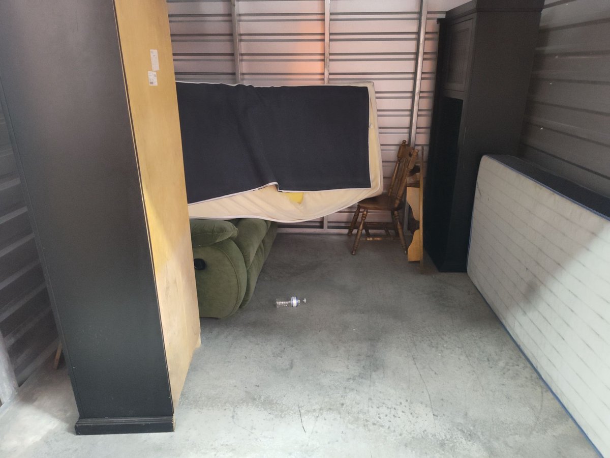 10 x 10 storage unit in Wesley Chapel, FL