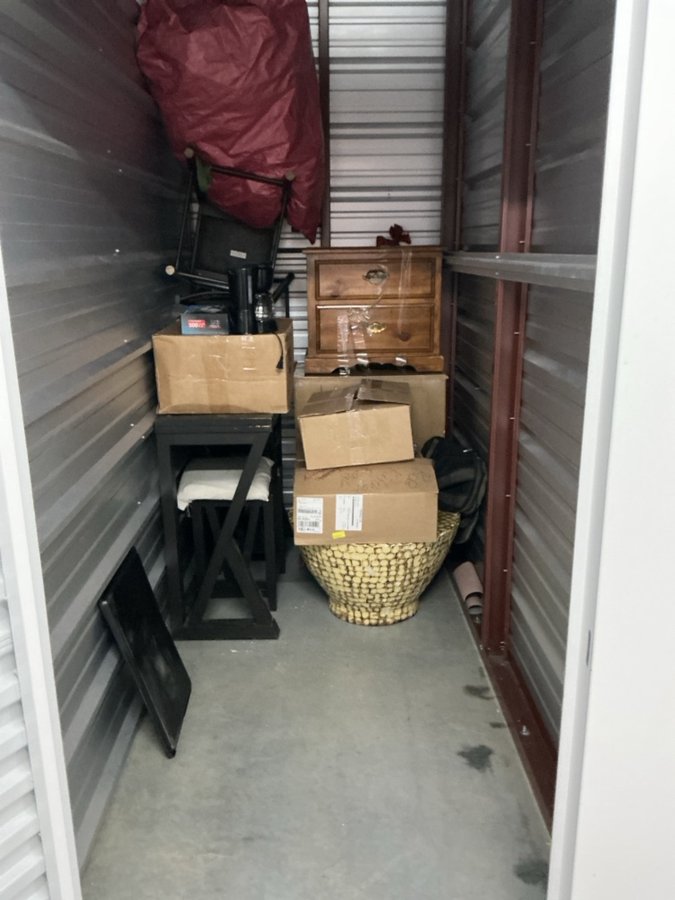 5 x 10 storage unit in Hollins, VA