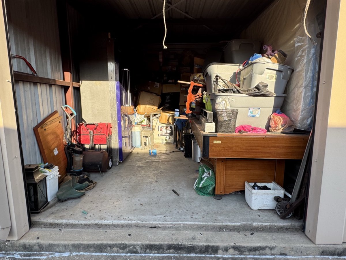 10 x 15 storage unit in Houston, TX