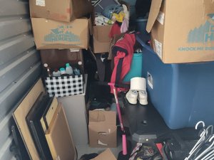 5 x 10 storage unit in Tampa, FL