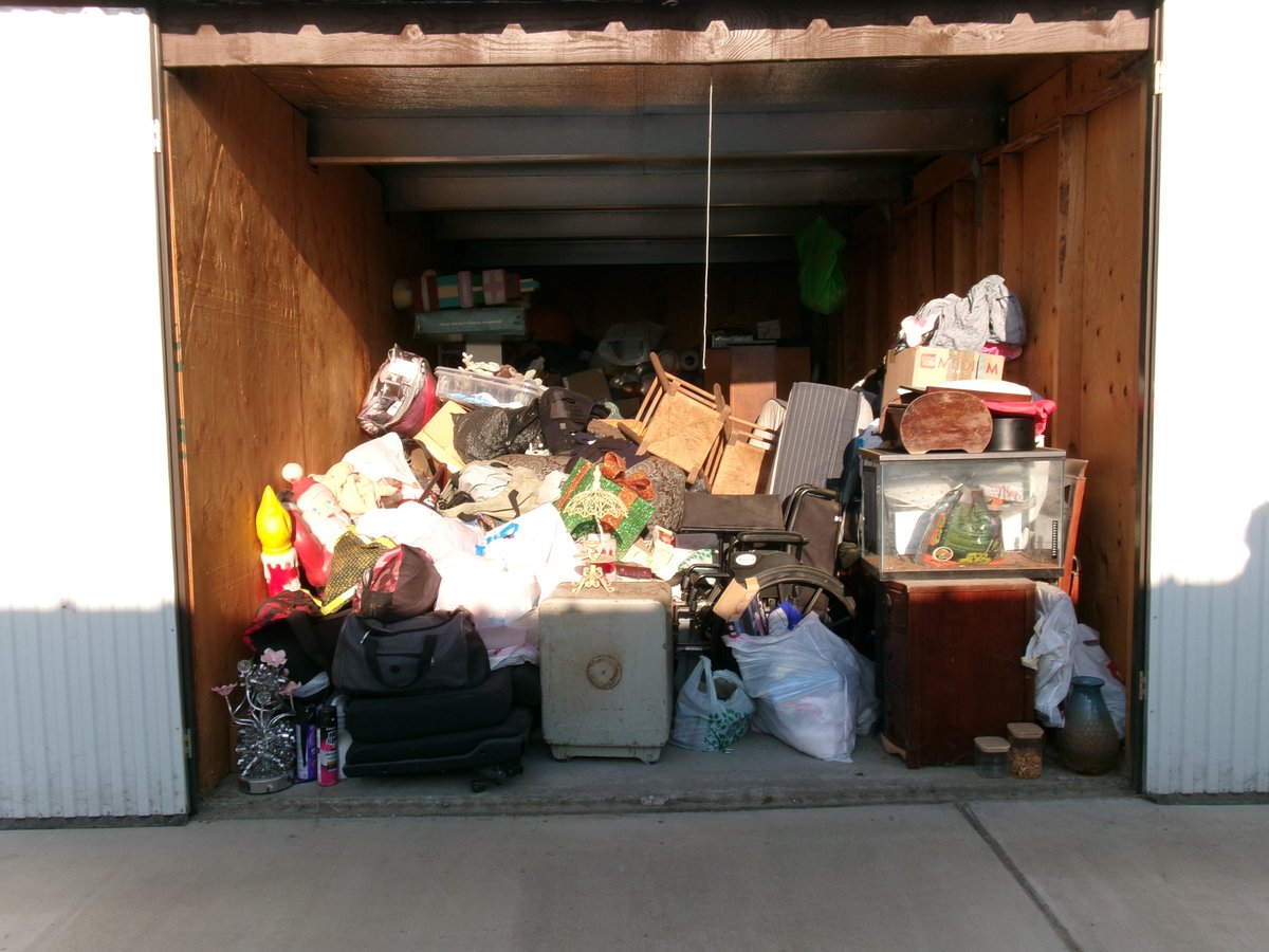 10 x 20 storage unit in Fresno, CA