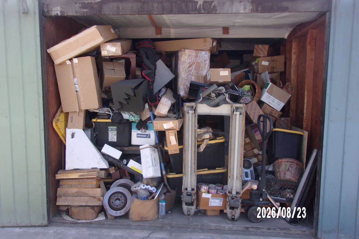 10 x 20 storage unit in Stockton, CA
