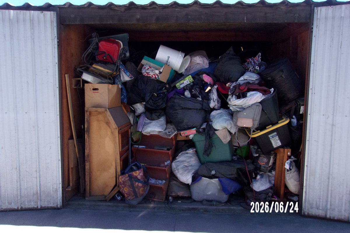 10 x 10 storage unit in Stockton, CA