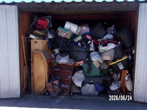 10 x 10 storage unit in Stockton, CA