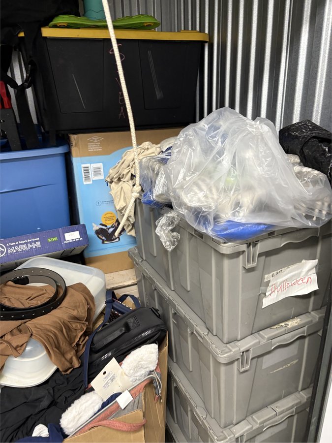 5 x 5 storage unit in Waipahu, HI