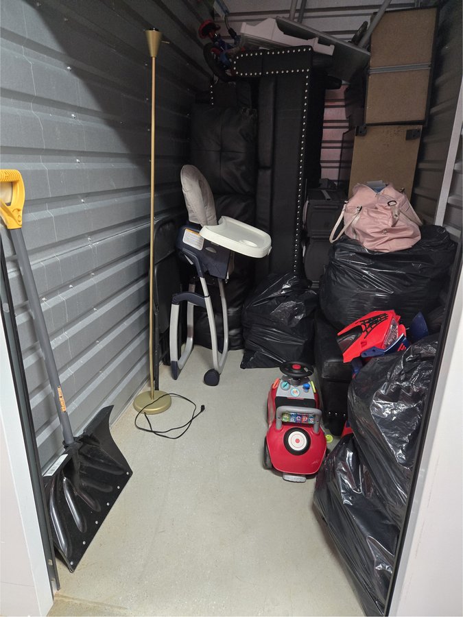 5 x 10 storage unit in Elkridge, MD