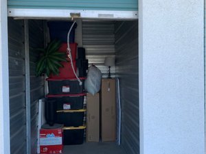 5 x 10 storage unit in Visalia, CA