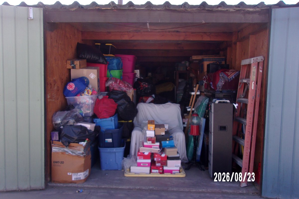 10 x 30 storage unit in Stockton, CA
