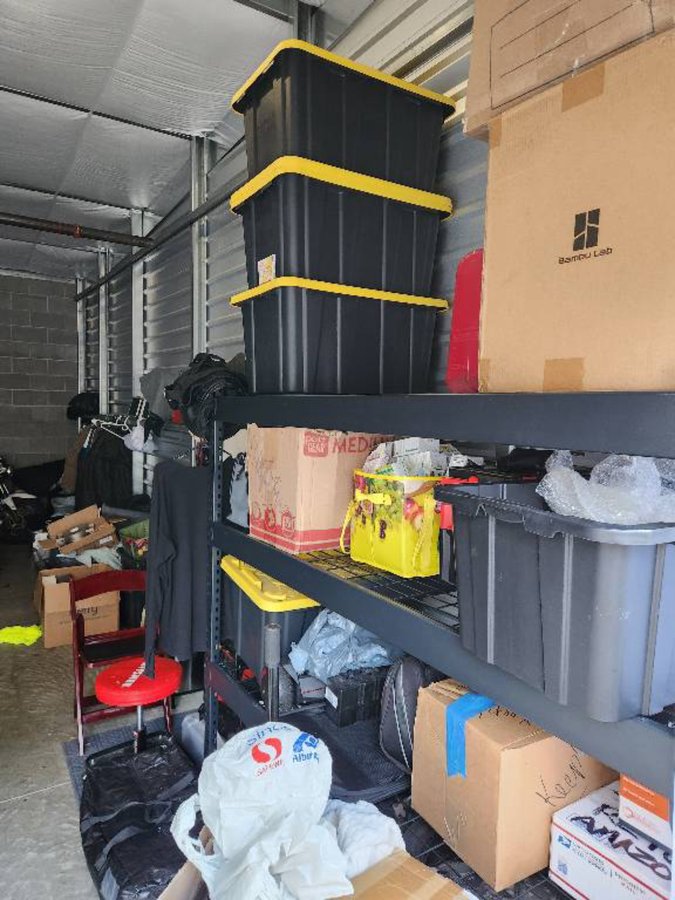 10 x 30 storage unit in Covington, WA