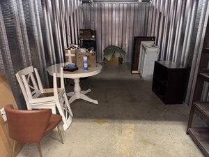 10 x 20 storage unit in Seven Corners, VA