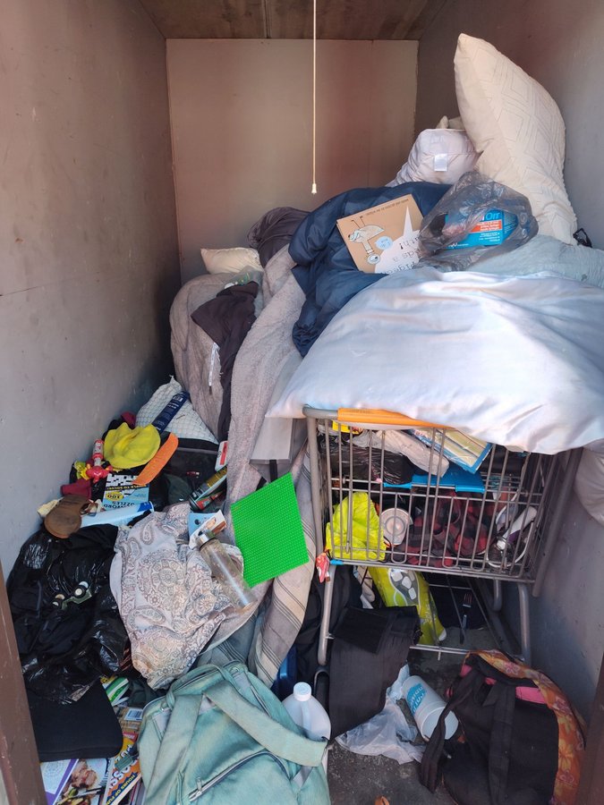 5 x 10 storage unit in Tampa, FL