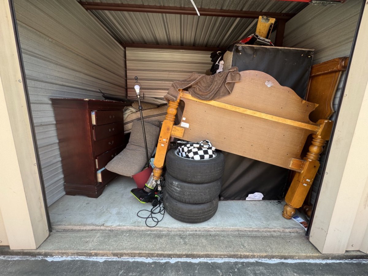 10 x 10 storage unit in Houston, TX