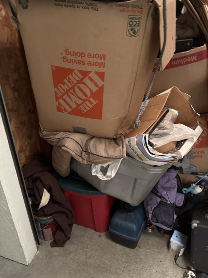 5 x 10 storage unit in North Highlands, CA