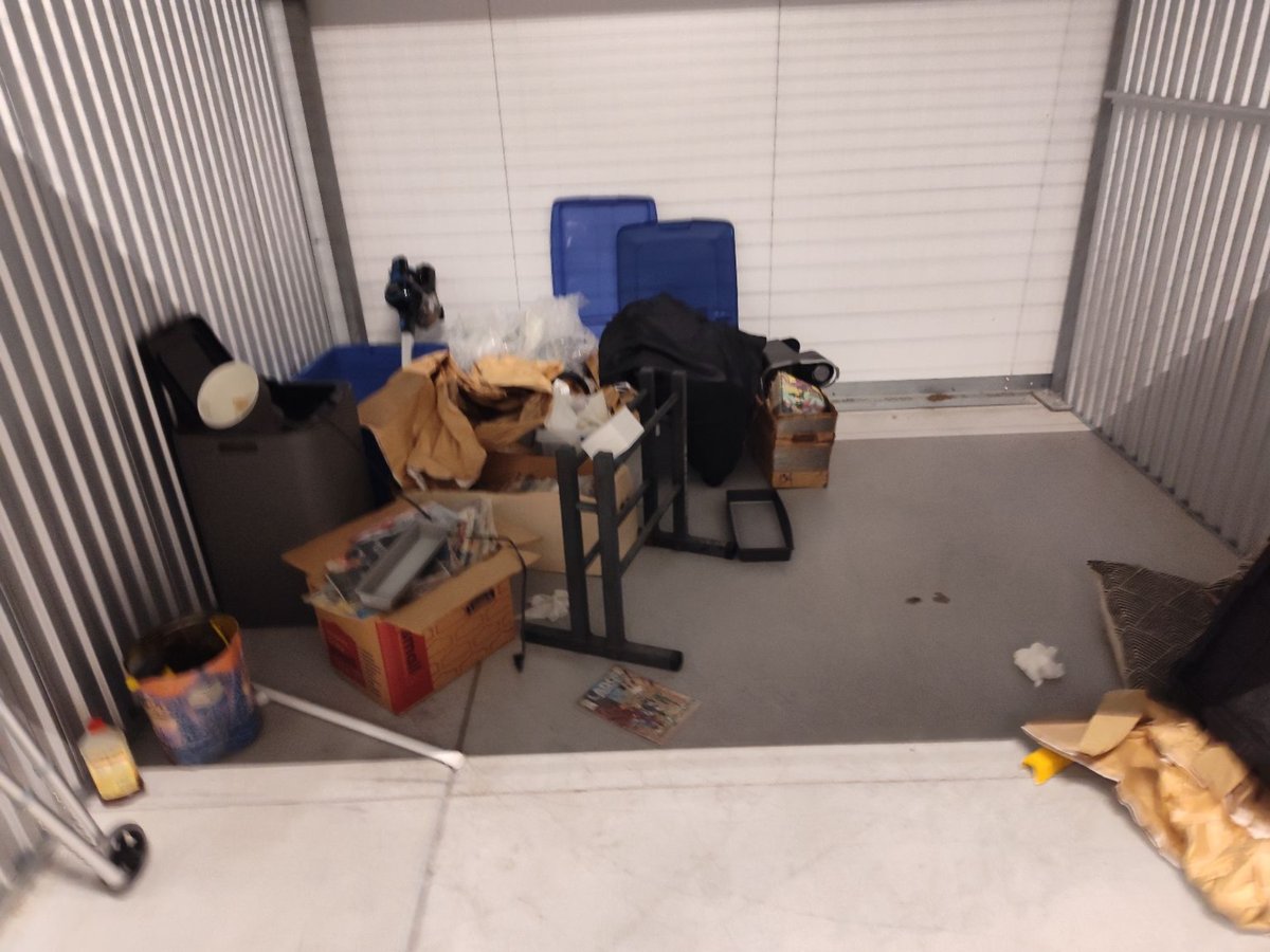 10 x 10 storage unit in Tampa, FL