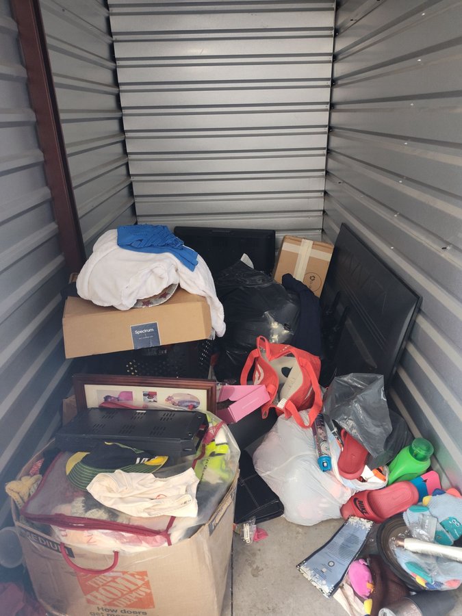 5 x 10 storage unit in Tampa, FL