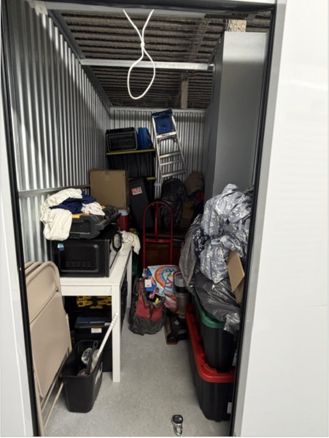 5 x 10 storage unit in Kensington, MD