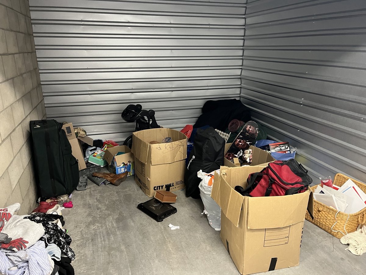 10 x 10 storage unit in Kapolei, HI