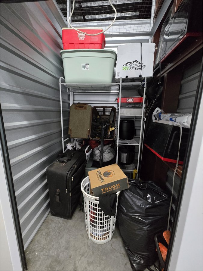 5 x 5 storage unit in Jacksonville, FL