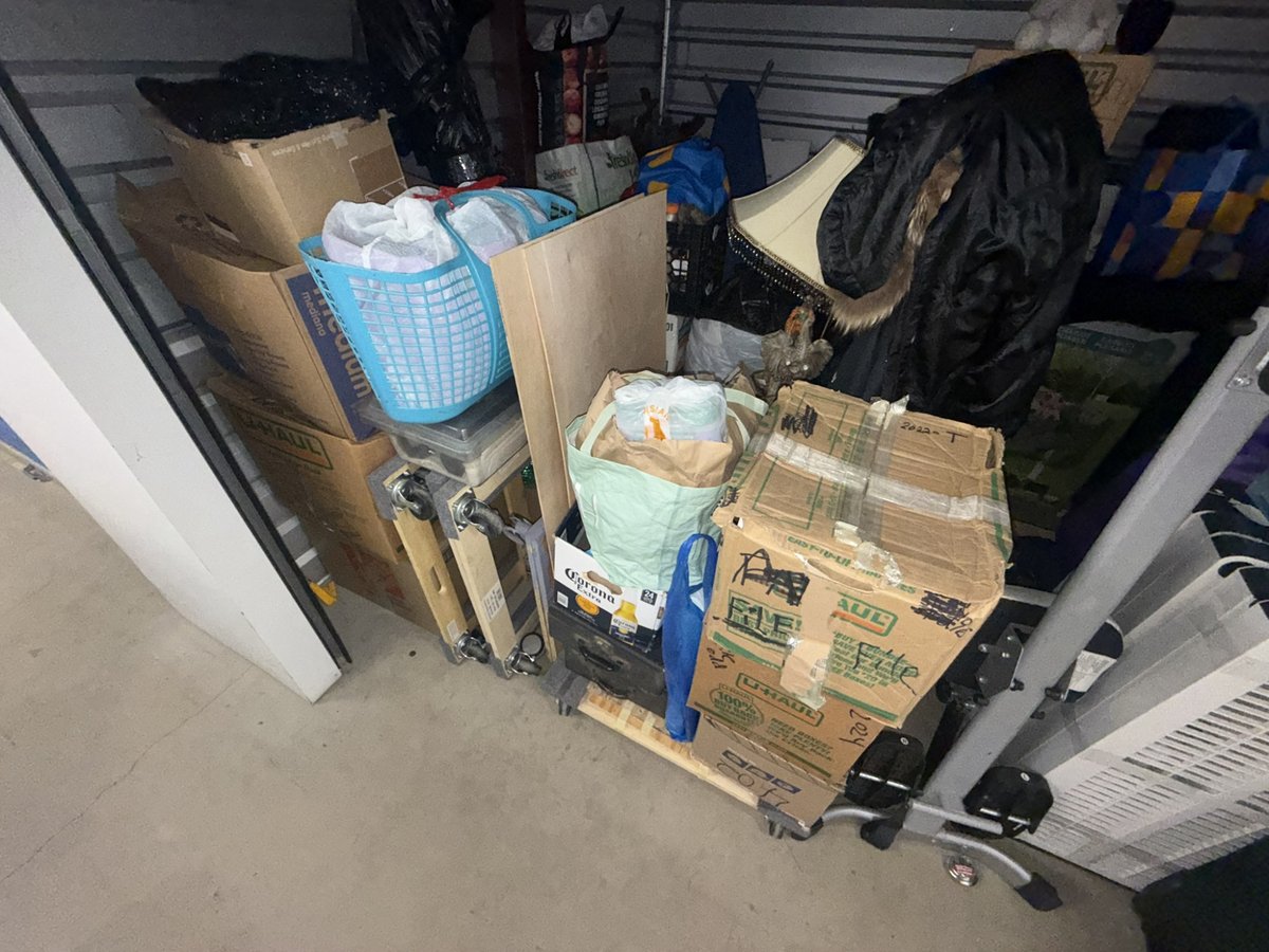 10 x 10 storage unit in Alexandria, VA