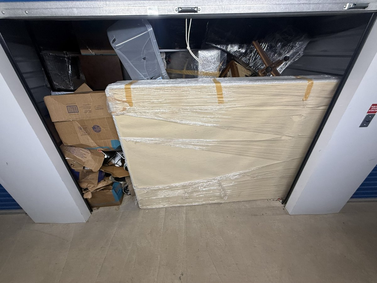7 x 10 storage unit in Alexandria, VA