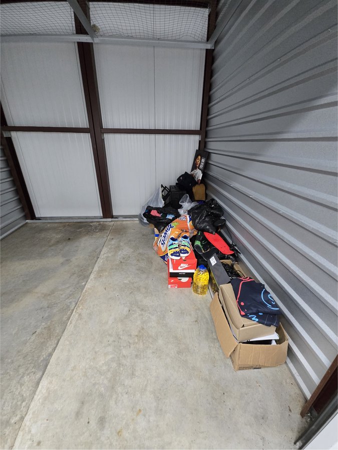 10 x 10 storage unit in Jacksonville, FL