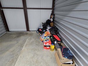 10 x 10 storage unit in Jacksonville, FL