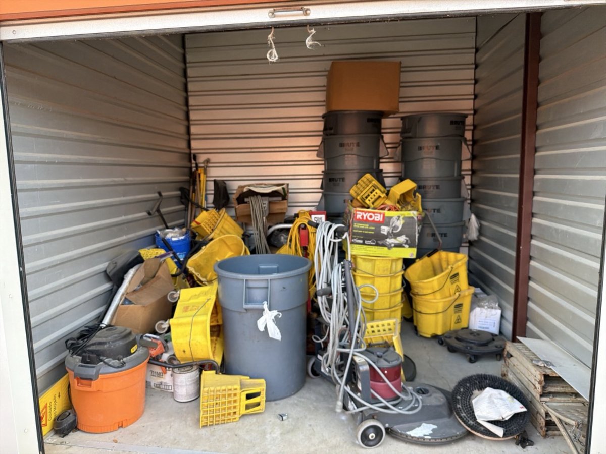 10 x 10 storage unit in Houston, TX