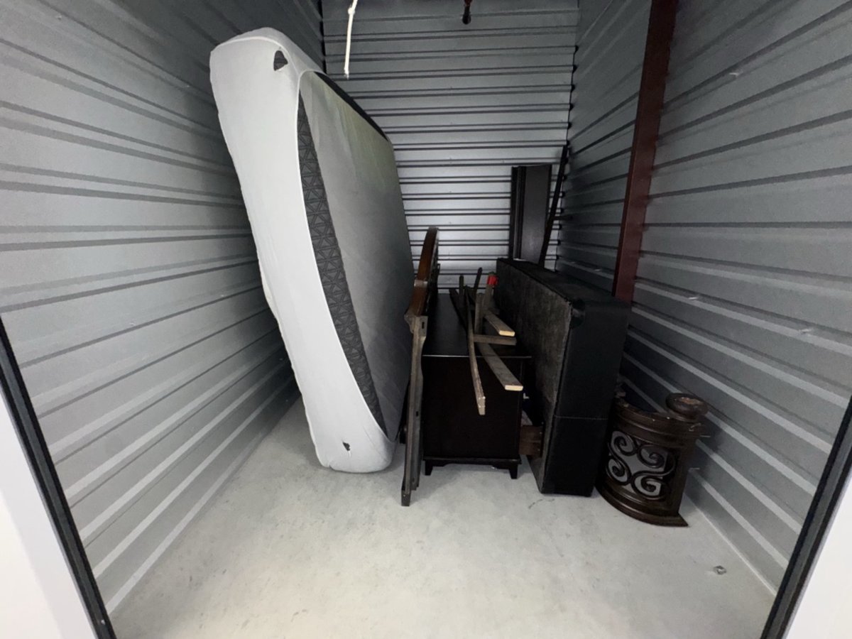 7 x 10 storage unit in Houston, TX