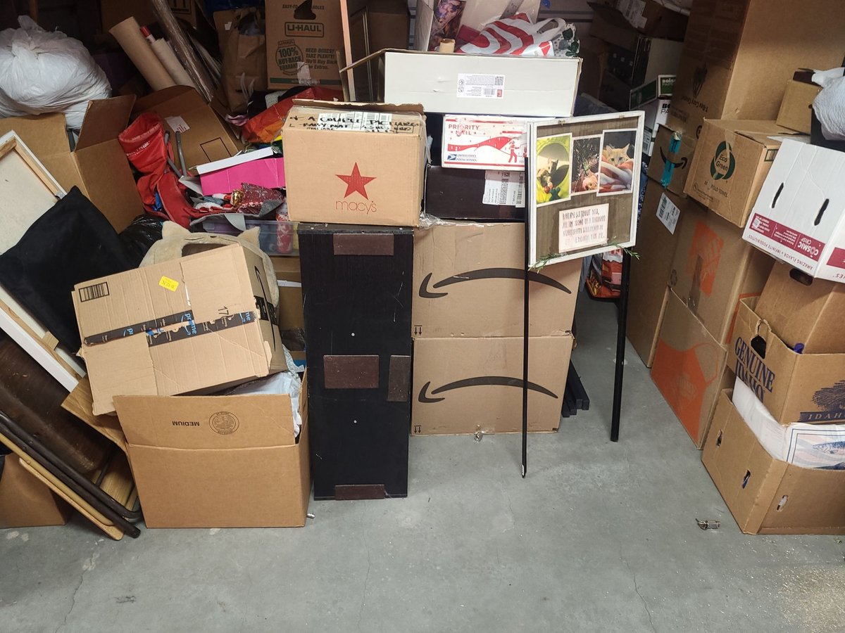 10 x 10 storage unit in Portland, OR