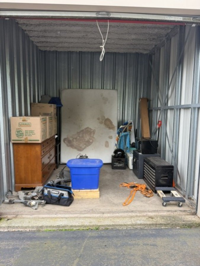 10 x 10 storage unit in Bristol, CT