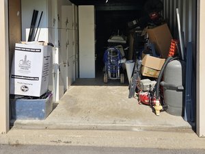 10 x 30 storage unit in Hendersonville, TN